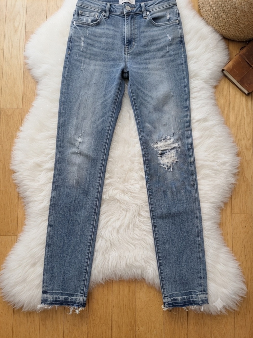 Pristine Lighter/Medium Silver Mid-Rise Straight Leg Jeans (Women’s- size 25/33)